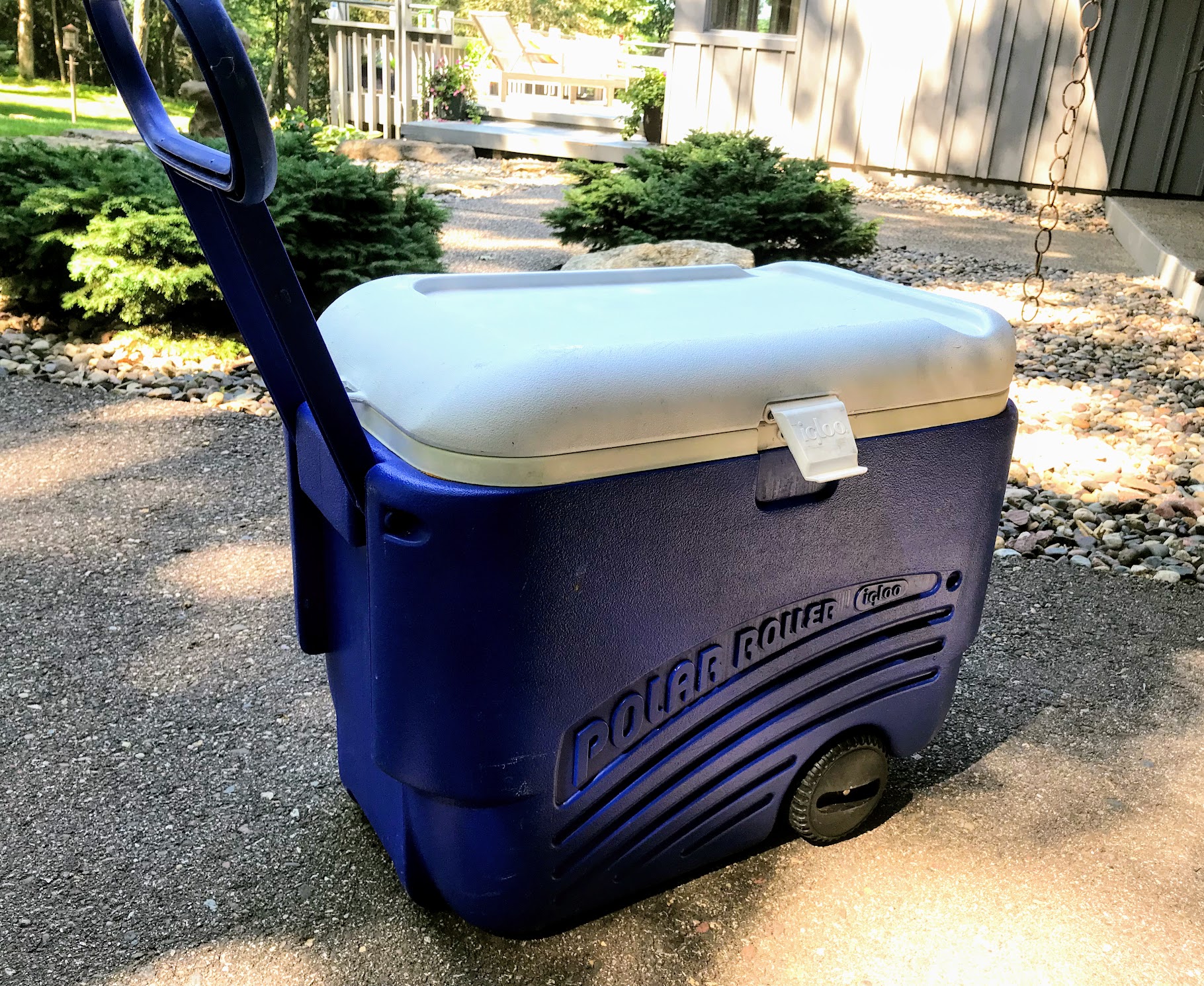 beach cooler on wheels