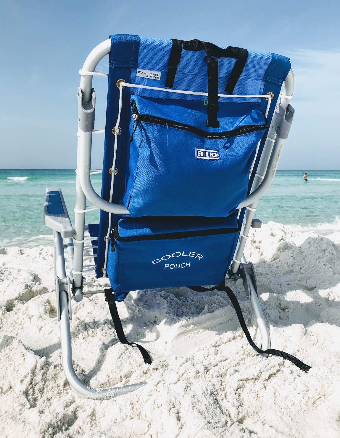 folding beach chair with cooler by Rio