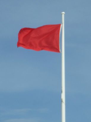 beach warning flags