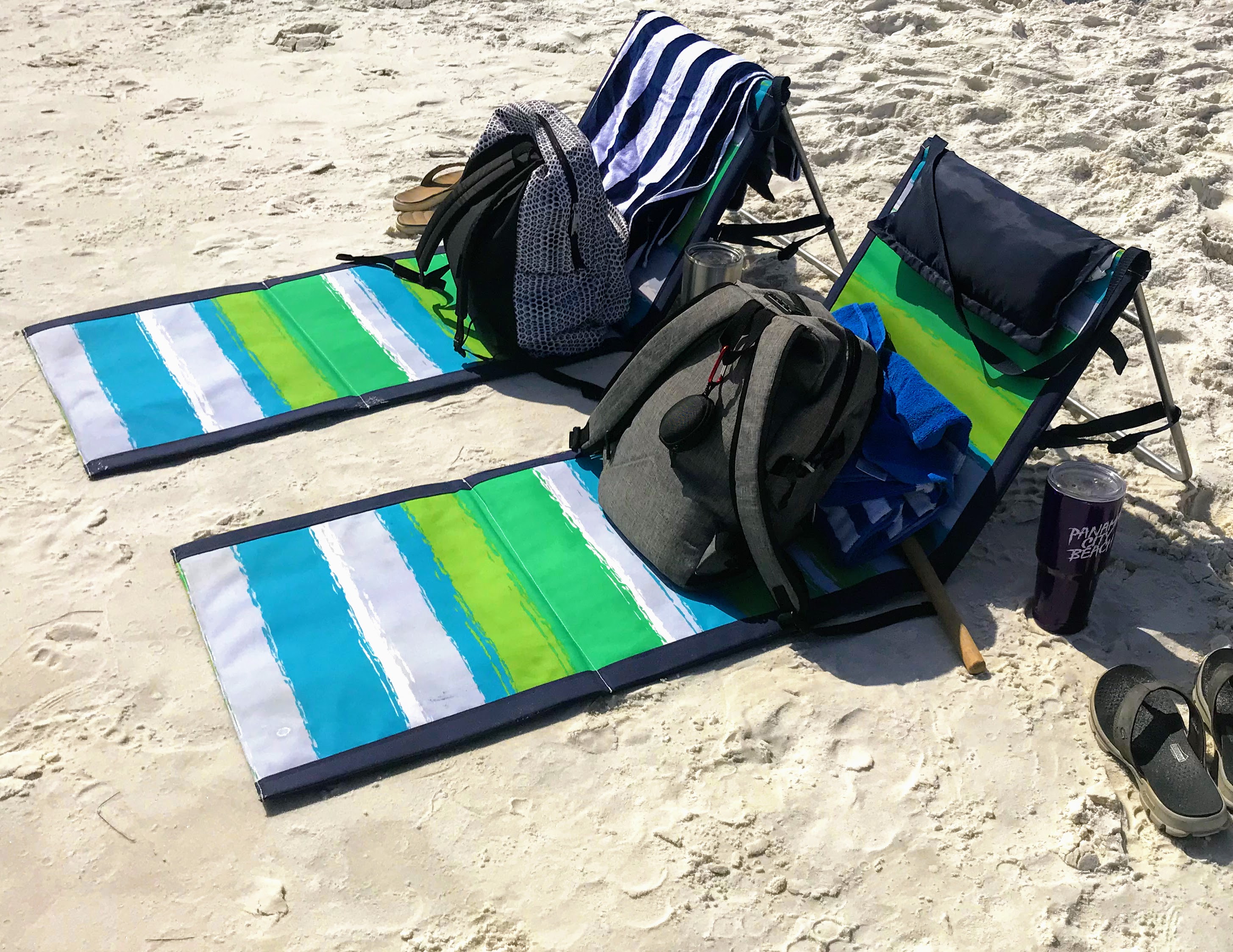 beach mat with inflatable pillow