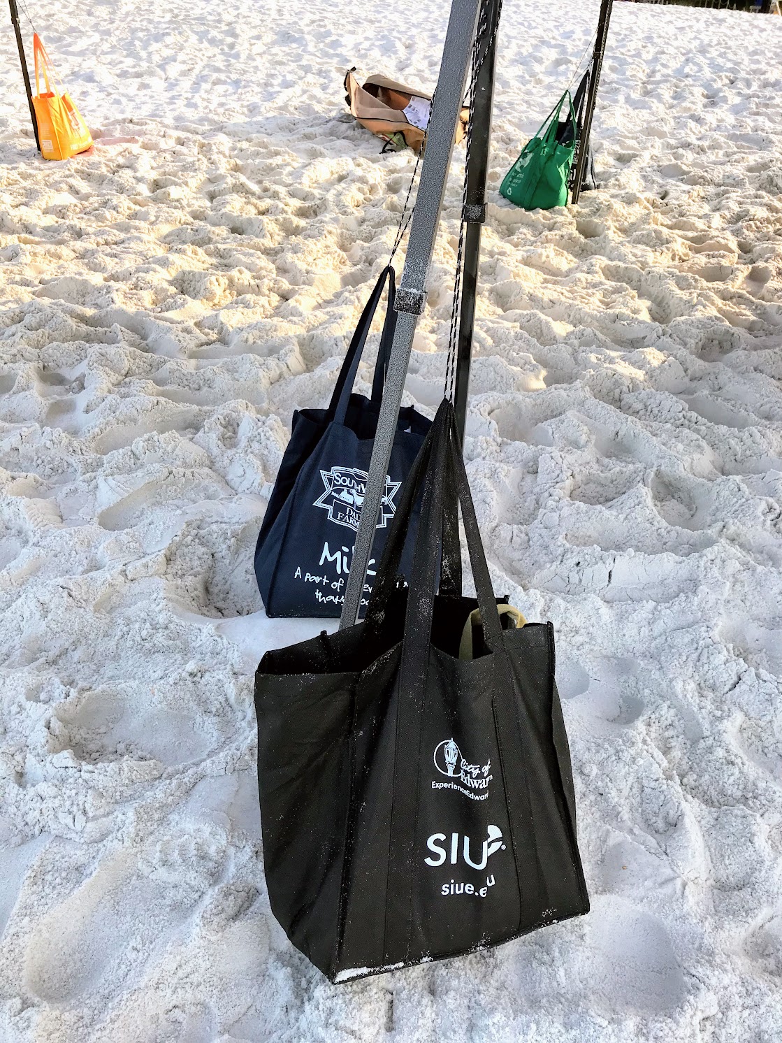 stabilizing beach shade tents