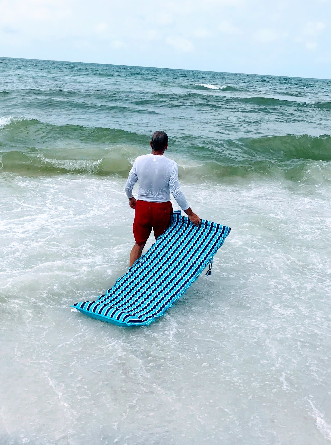 beach mat with inflatable pillow