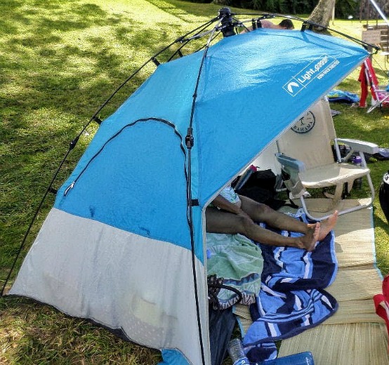 beach pop up tent