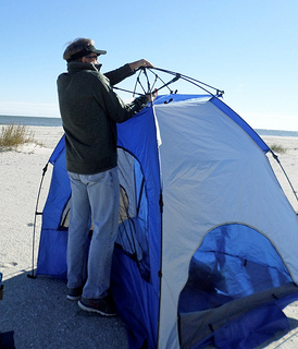 beach pop up tent