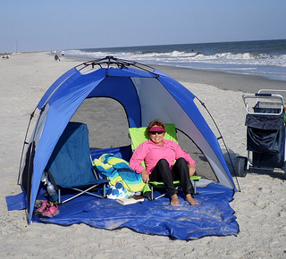 beach pop up tent