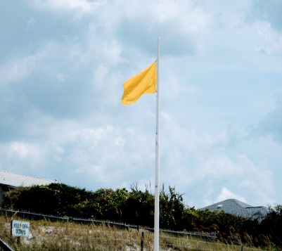 beach warning flags